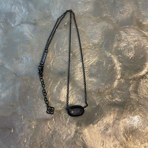 Kendra Scott- Elisa in gunmetal with gray gemstone. Gently used.